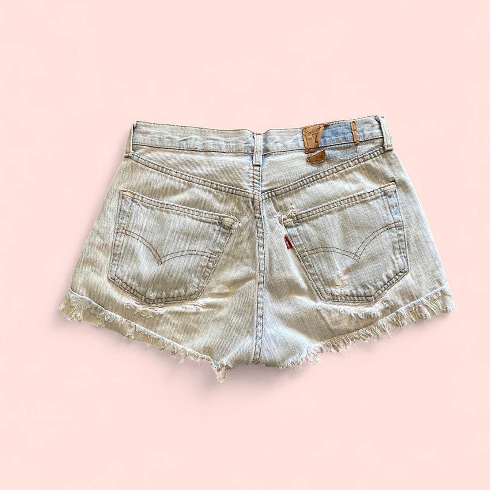 Levi's Vintage Levi’s distressed denim shorts with floral pattern Size 42" / US 20 - 5 Thumbnail