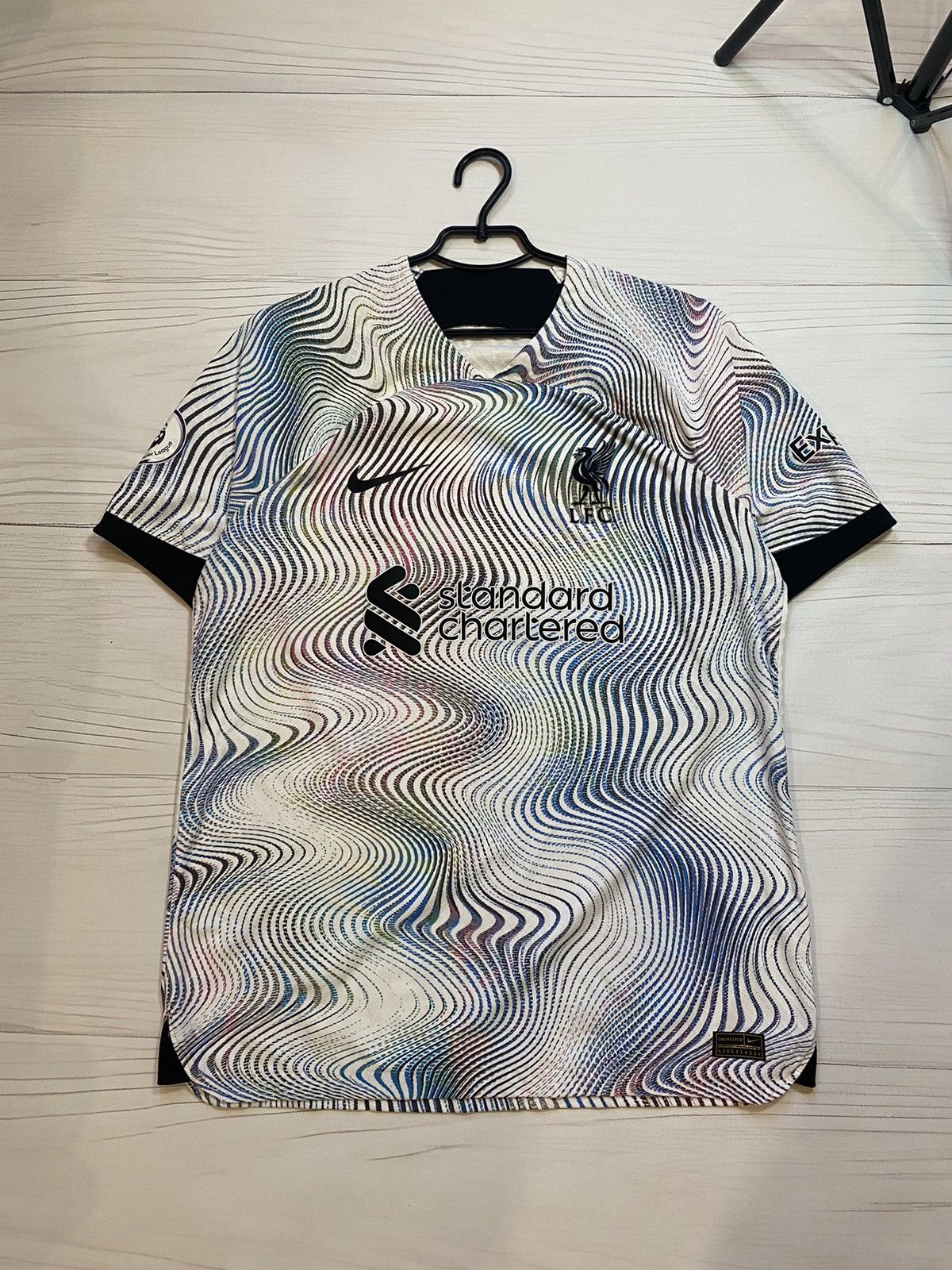 Nike Liverpool 2022/23 away soccer football y2k t shirt Size US L / EU 52-54 / 3 - 1 Thumbnail