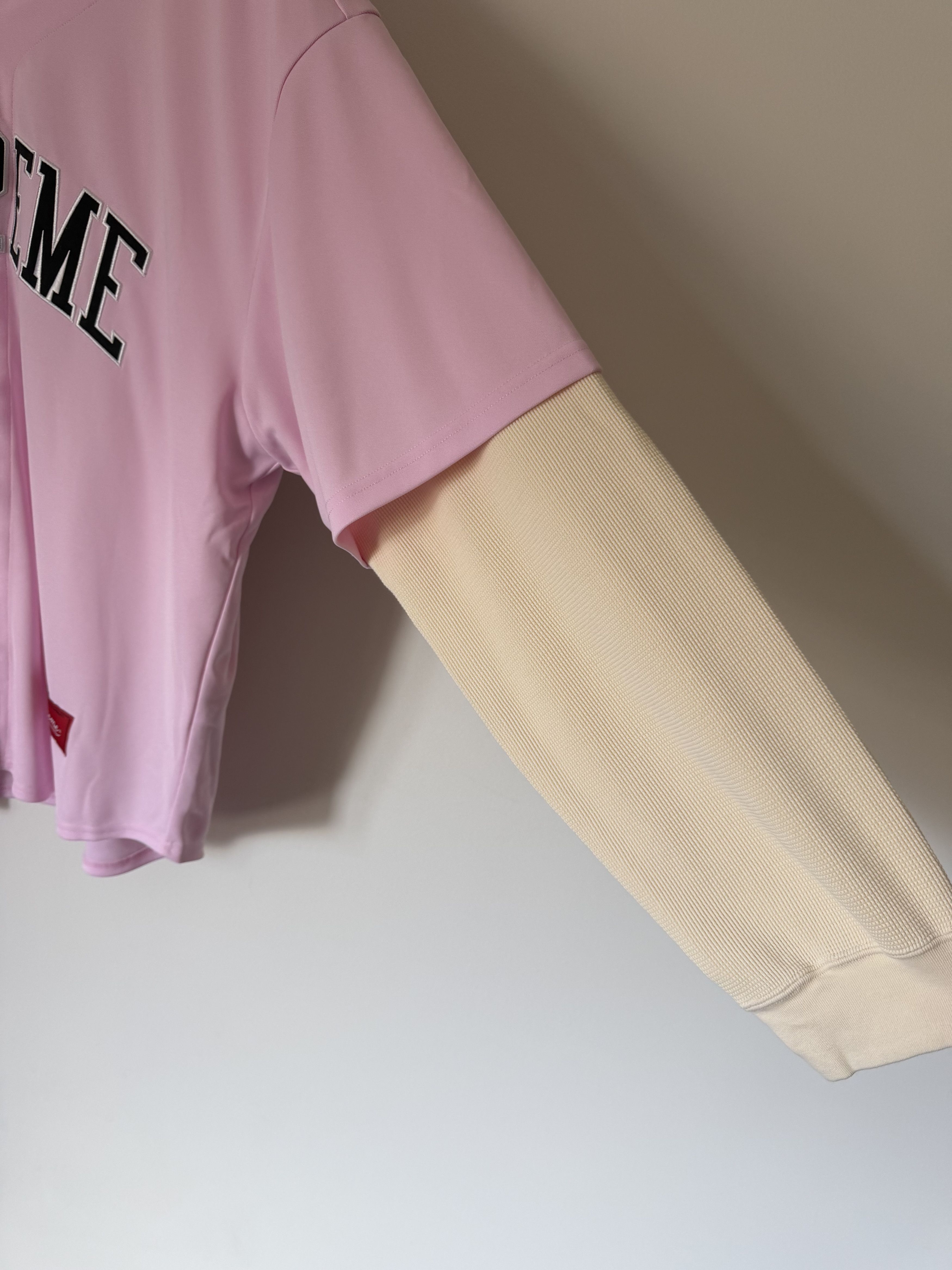 MLB × Supreme Supreme Chicago White Sox Hooded Baseball Jersey in Pink Size US XL / EU 56 / 4 - 4 Thumbnail
