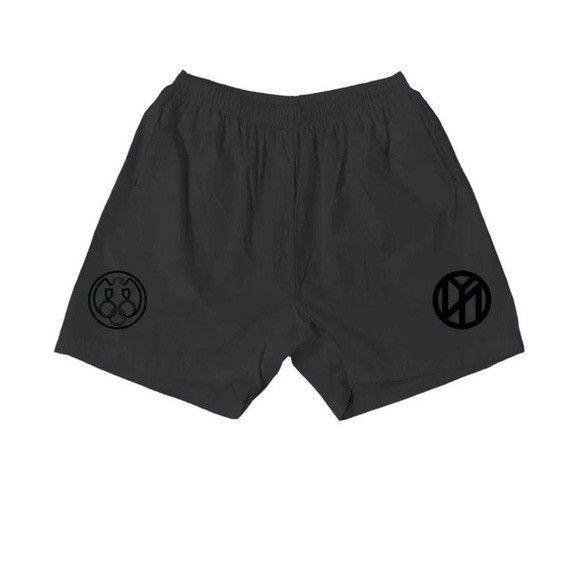 パンツ 1 Yeezy Nylon Shorts Gosha Rubchinskiy 210.jpg