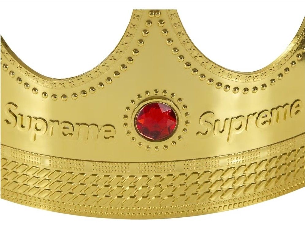Supreme Supreme Gold Crown Free Gift SS26 Red Jewels BRAND NEW Size ONE SIZE - 9 Thumbnail