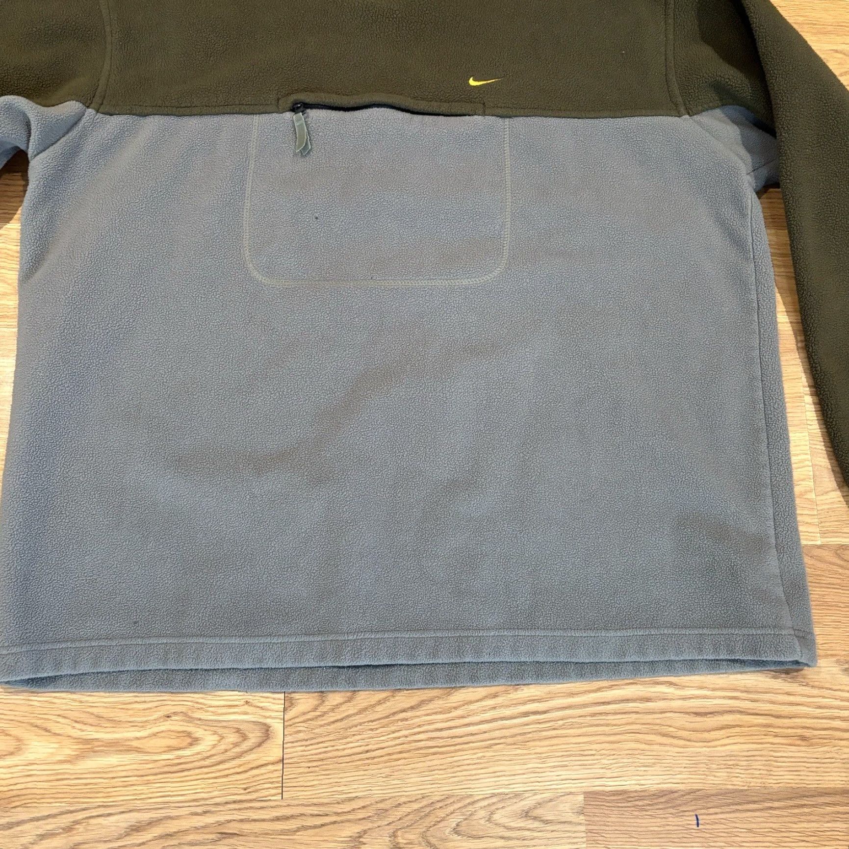 Nike VINTAGE Nike Sweatshirt V-Neck Fleece Pullover Green Gray Size XL Mens Sweatshirt 90s Retro Logo Size US XL / EU 56 / 4 - 7 Thumbnail