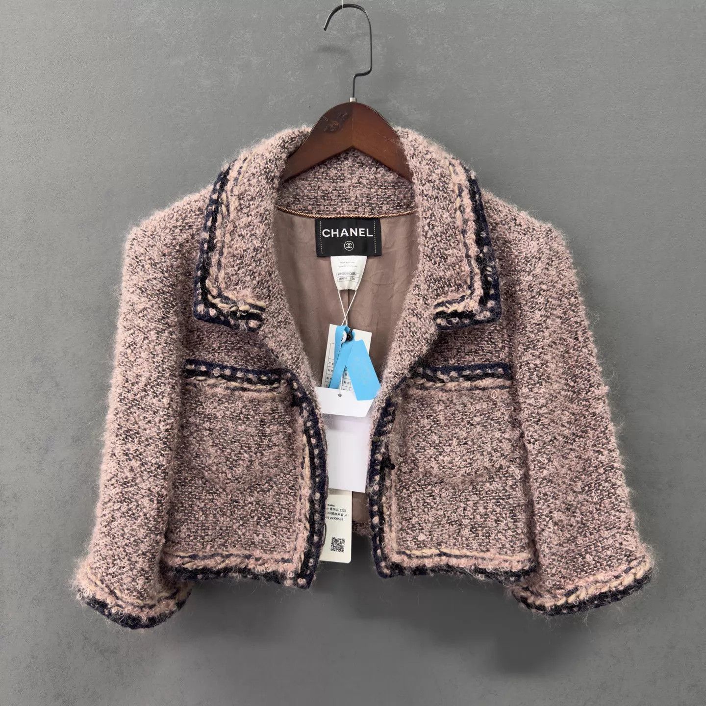Chanel Chanel Classic Destroyed Pocket Short Jacket Unused FR 36 Size XS / US 0-2 / IT 36-38 - 1 Thumbnail