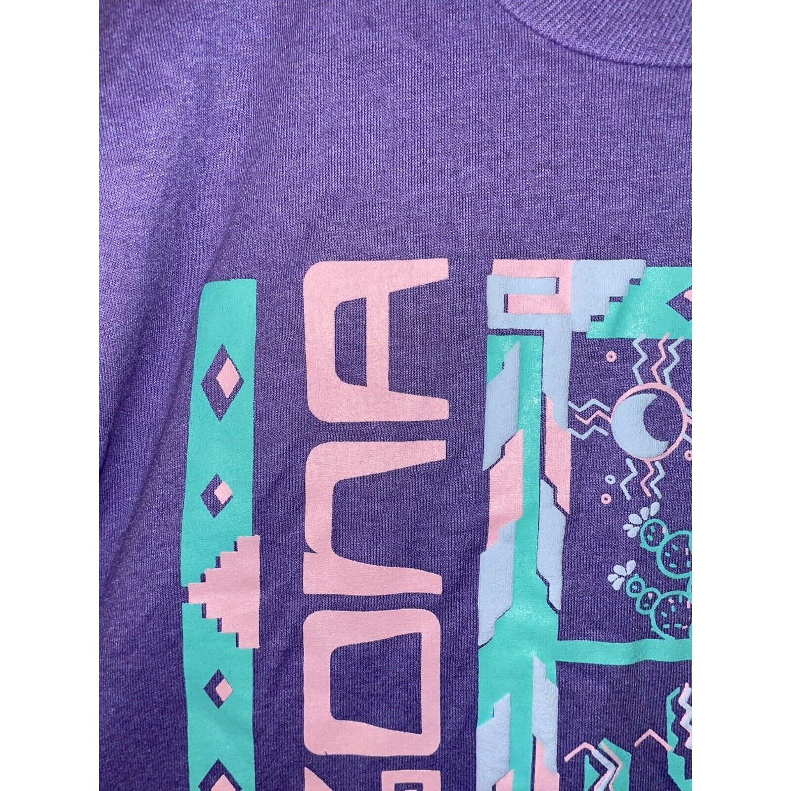 Jerzees Vintage Arizona Art Shirt Coyote Cactus Tee Purple 80s 1980s Size US M / EU 48-50 / 2 - 5 Thumbnail