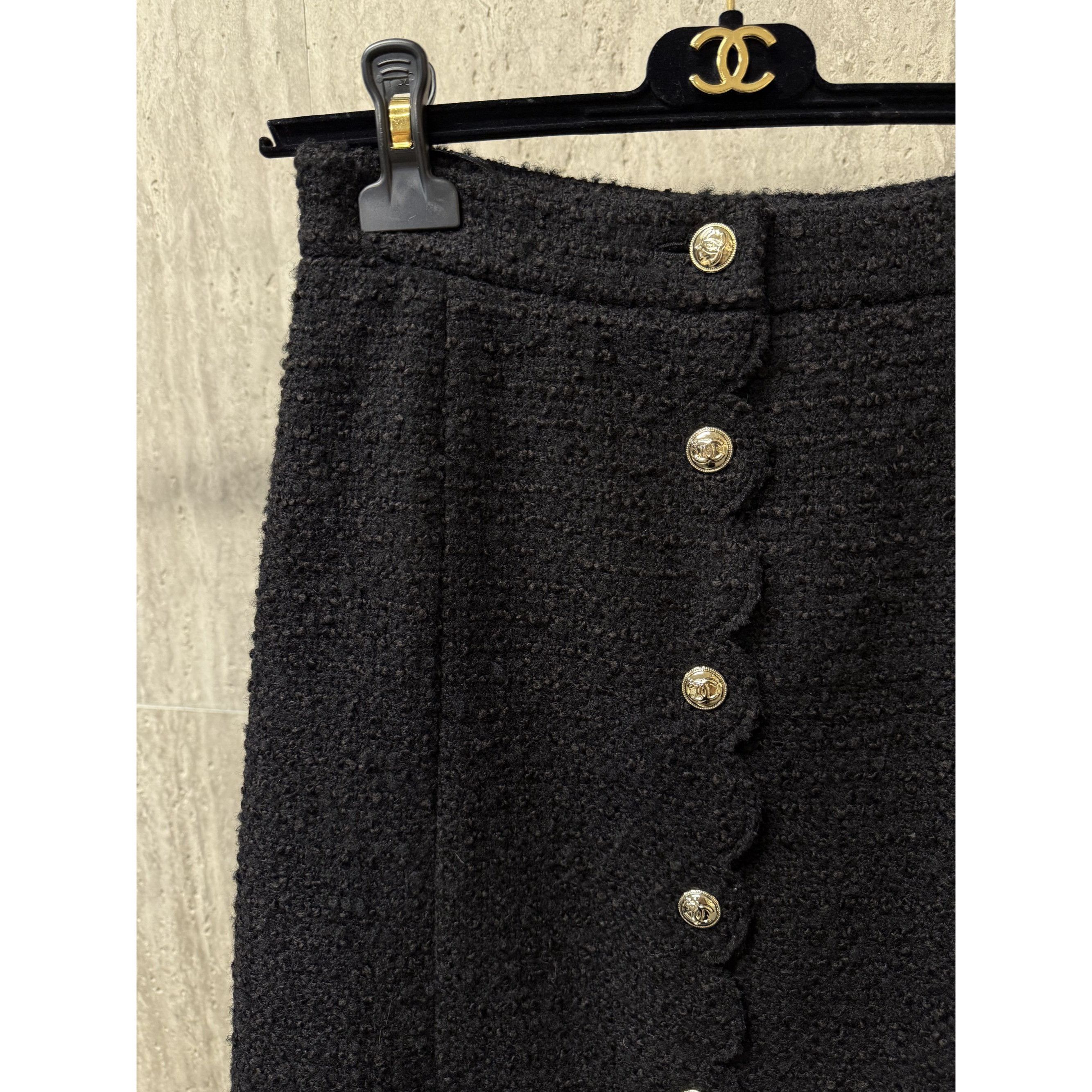 Chanel Chanel Black Tweed Button-Front Midi Skirt Size 38 Made In F Size 38" / US 16 / IT 52 - 3 Thumbnail