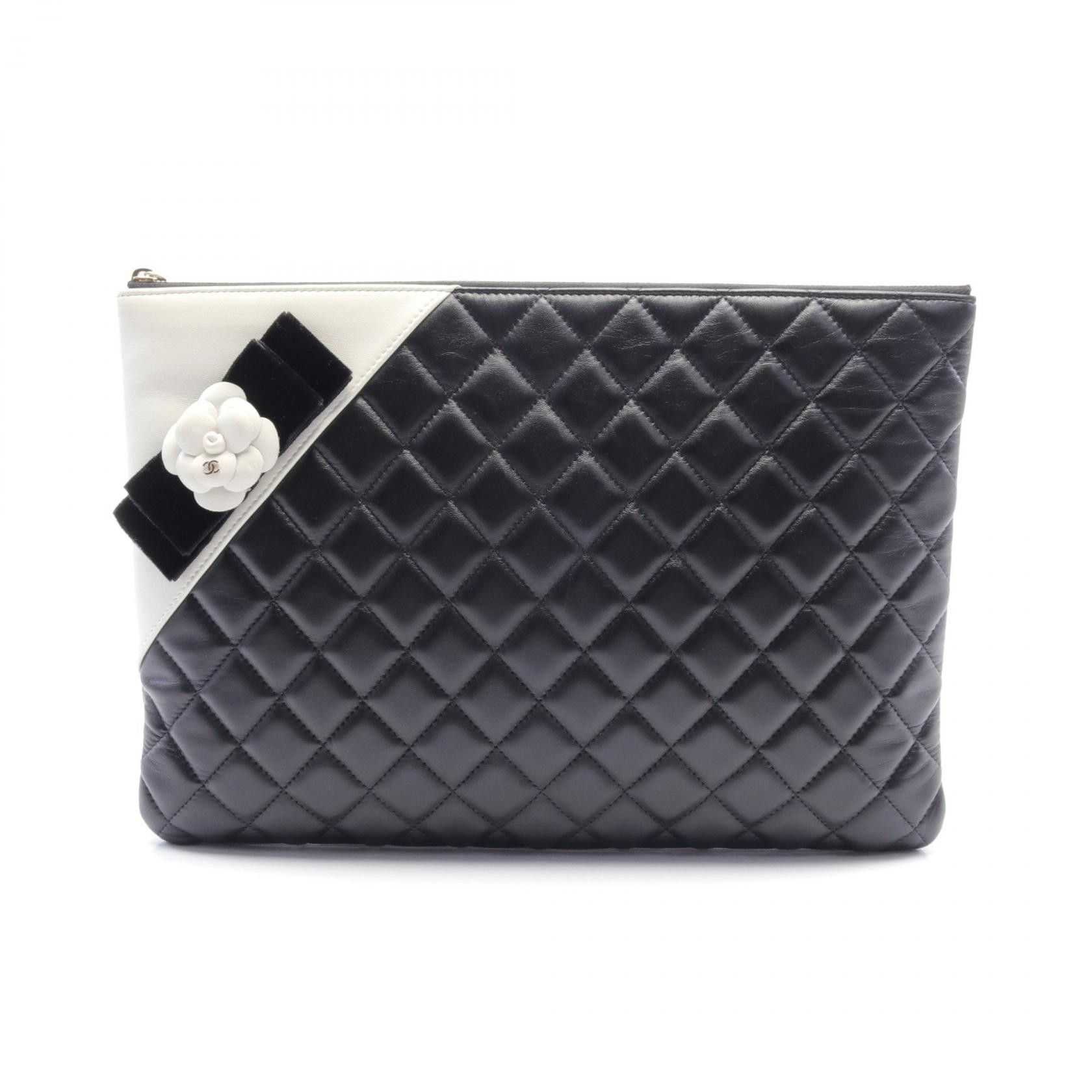 Chanel Chanel Camellia Clutch Bag Leather Clutch Bag A82699 in Great Condition Size ONE SIZE - 1 Thumbnail