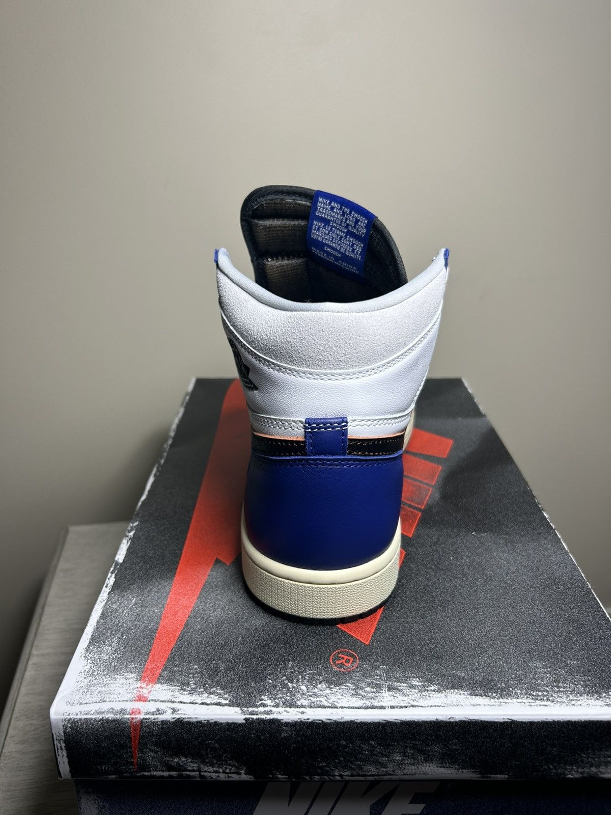 Jordan Brand Air Jordan 1 High OG Rare Air Size US 9 / EU 42 - 4 Thumbnail