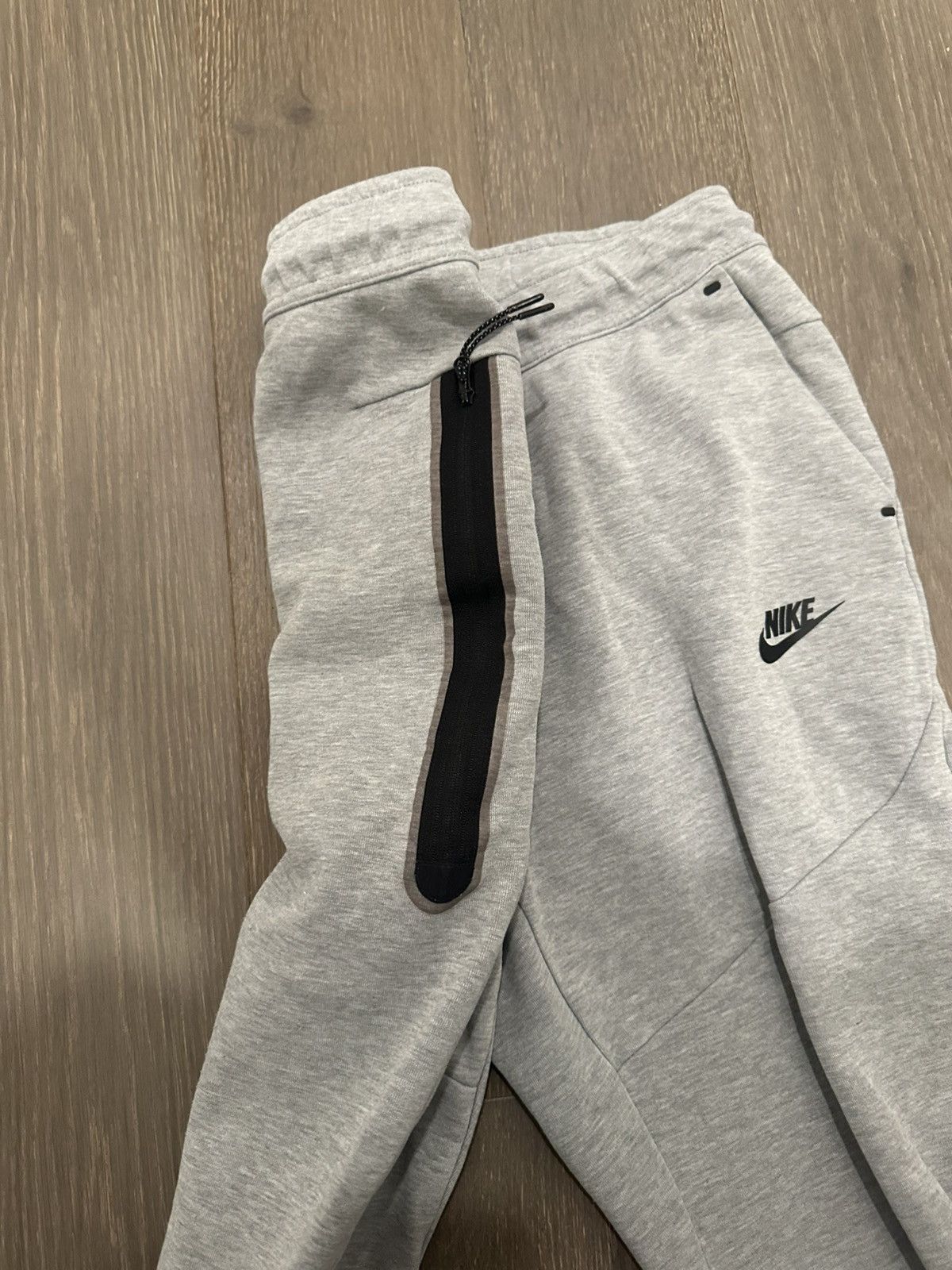 Nike Grey Nike Tech Bottoms Size US 30 / EU 46 - 2 Thumbnail