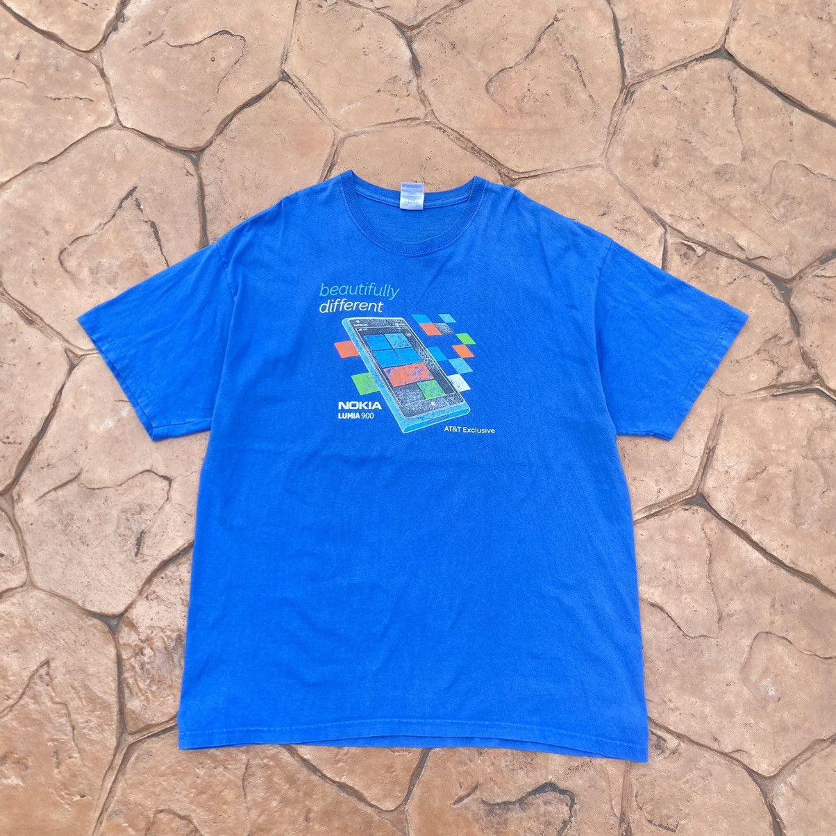 Microsoft Vintage Faded Nokia Lumia 900 Promo ERD GRUNGE TSHIRT Size US XL / EU 56 / 4 - 1 Thumbnail