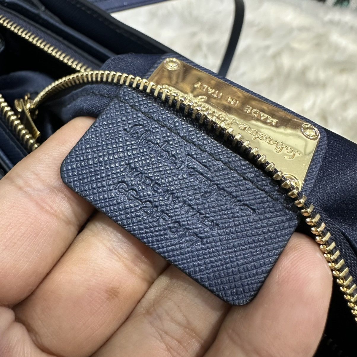 Salvatore Ferragamo Authentic SALVATORE FERRAGAMO Becky Saffiano Leather Handbag Size ONE SIZE - 15 Thumbnail
