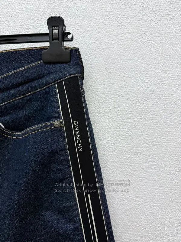 Givenchy Givenchy Men's Casual Denim Pants in Dark Blue . Size US 34 / EU 50 - 3 Thumbnail