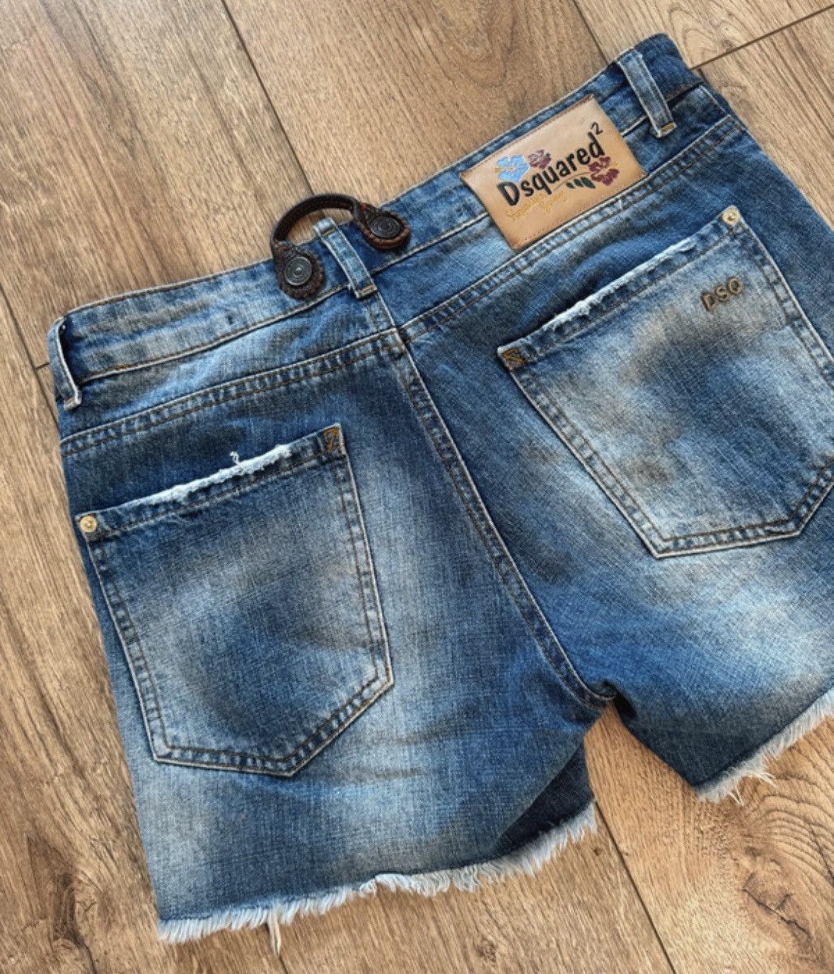 Dsquared2 Dsquared2 Women’s Denim Shorts Size s/Distressed Look/ Size 25" / US 0 / IT 36 - 12 Thumbnail