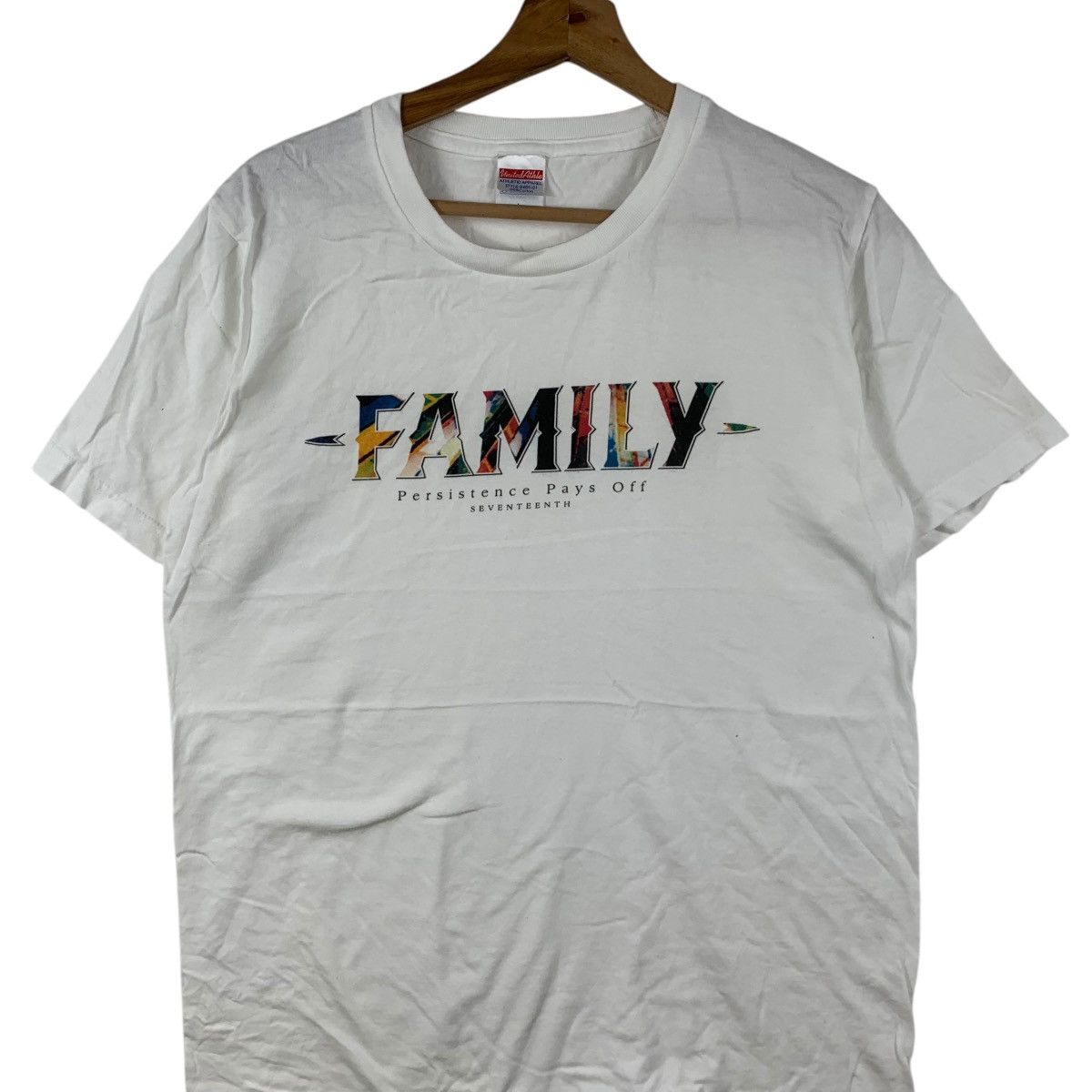 Vintage SEVENTEEN KOREA IDOL Group Family Pay Off Tour Tee Shirt Size L / US 10 / IT 46 - 3 Thumbnail