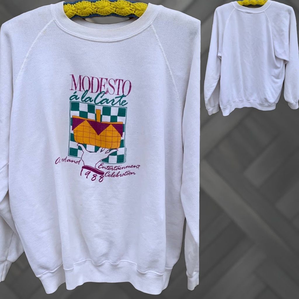 Hanes VINTAGE Modesto a la Carte A Food and Entertainment Celebration 1988 Sweatshirt Size US L / EU 52-54 / 3 - 1 Thumbnail