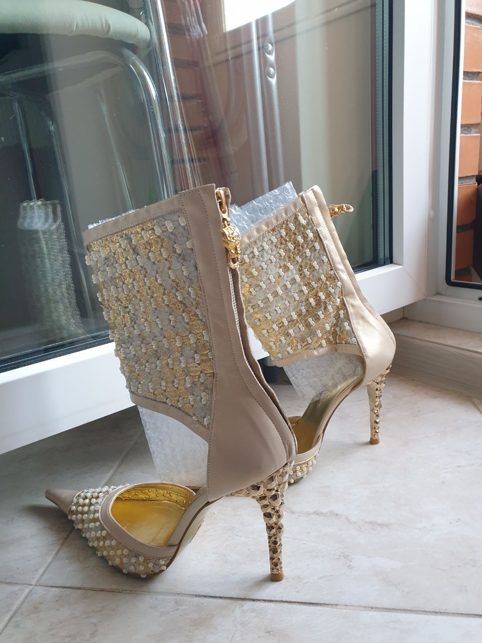 Other Designer beaded pointed-toe pumps US sz 6 / Eur sz 36 Size US 6 / IT 36 - 7 Thumbnail