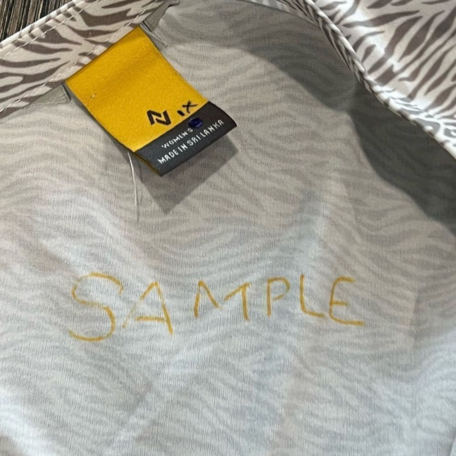 Eddie Bauer NWOT Eddie Bauer Cream Taupe Zebra Print Tank Top Size 1X Size XL / US 12-14 / IT 48-50 - 3 Thumbnail