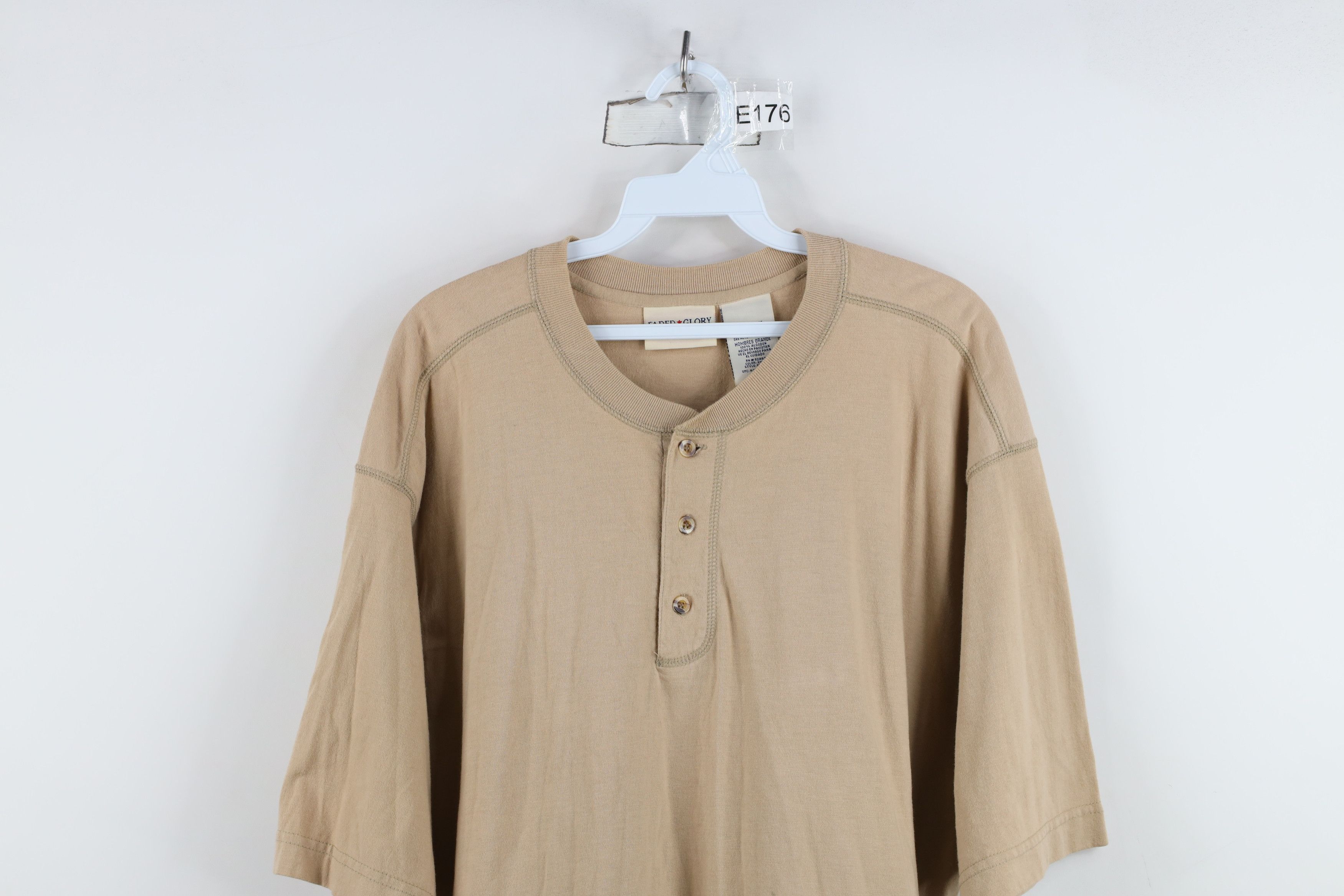 Vintage Vintage 90s Streetwear Baggy Henley T-Shirt Beige Khaki Size US L / EU 52-54 / 3 - 2 Thumbnail