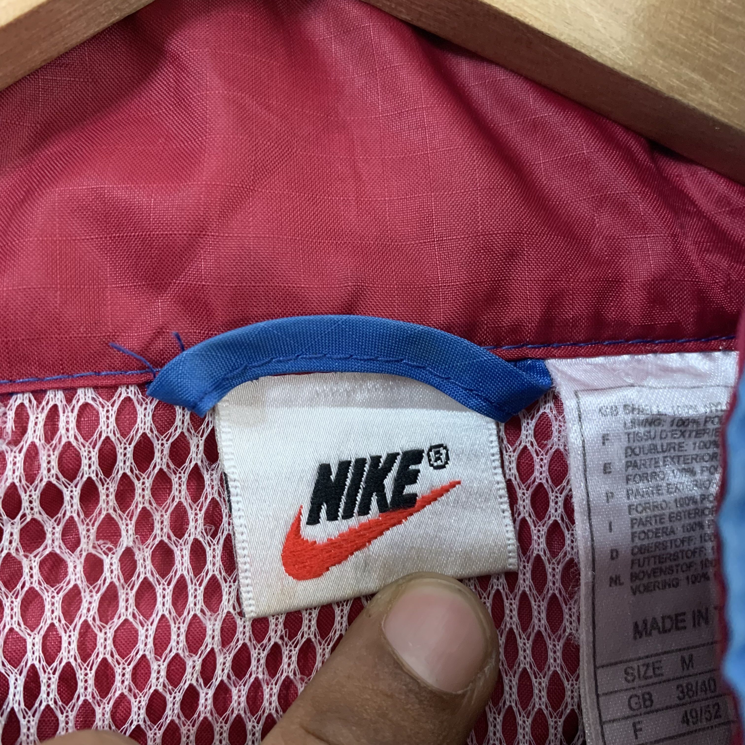 Nike Vintage Nike Windbreaker Jacket Size US M / EU 48-50 / 2 - 10 Thumbnail