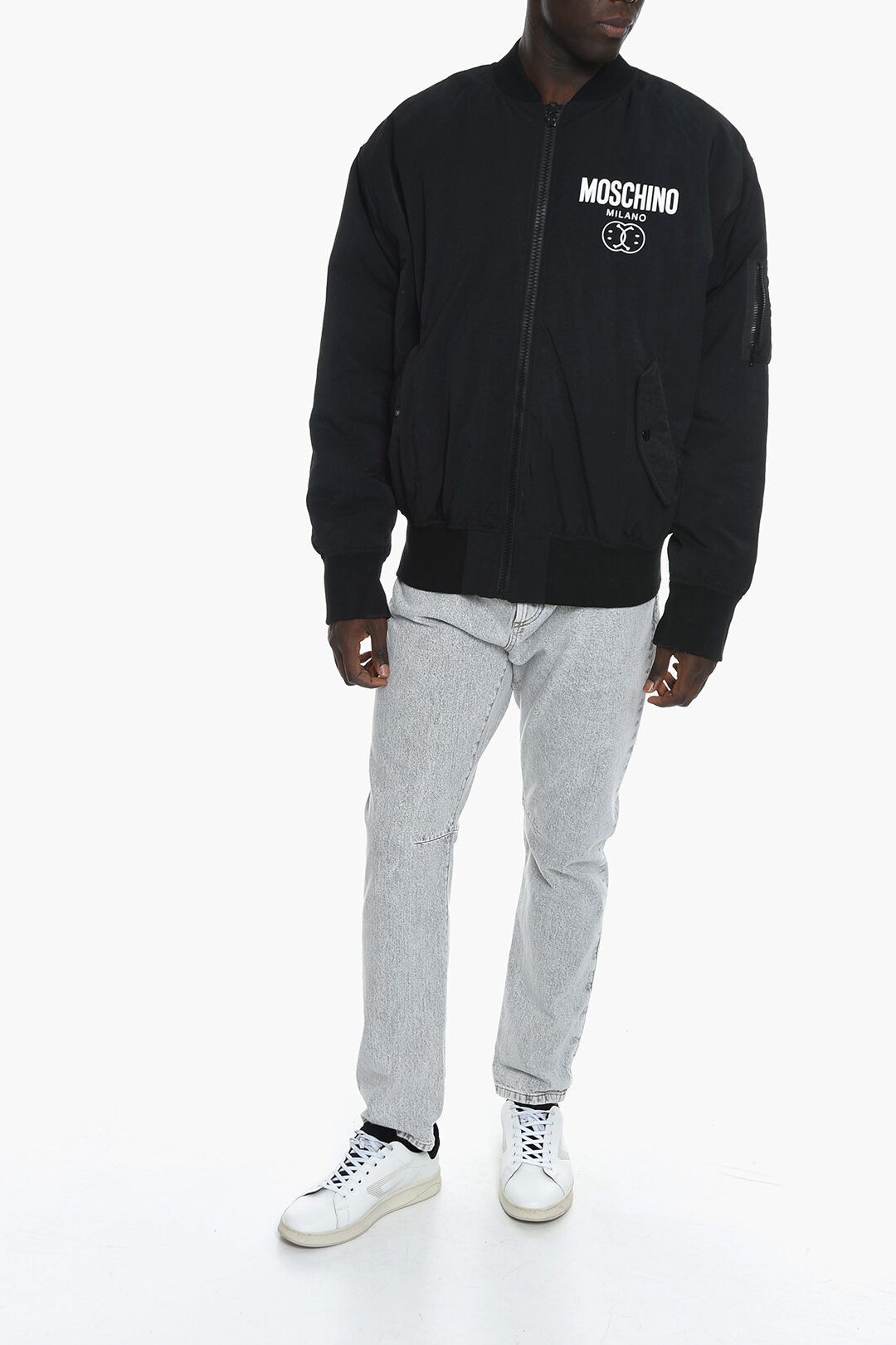 Moschino o1y0225 Logo Bomber Jacket in Black Size US M / EU 48-50 / 2 - 4 Thumbnail