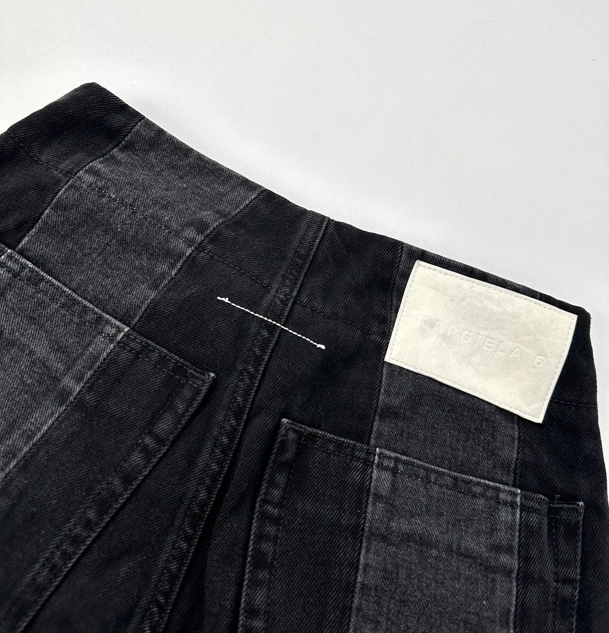 Maison Margiela Maison Margiela MM6 High waisted Button Fly Two-tone Denim Size 27" / US 4 / IT 40 - 9 Thumbnail