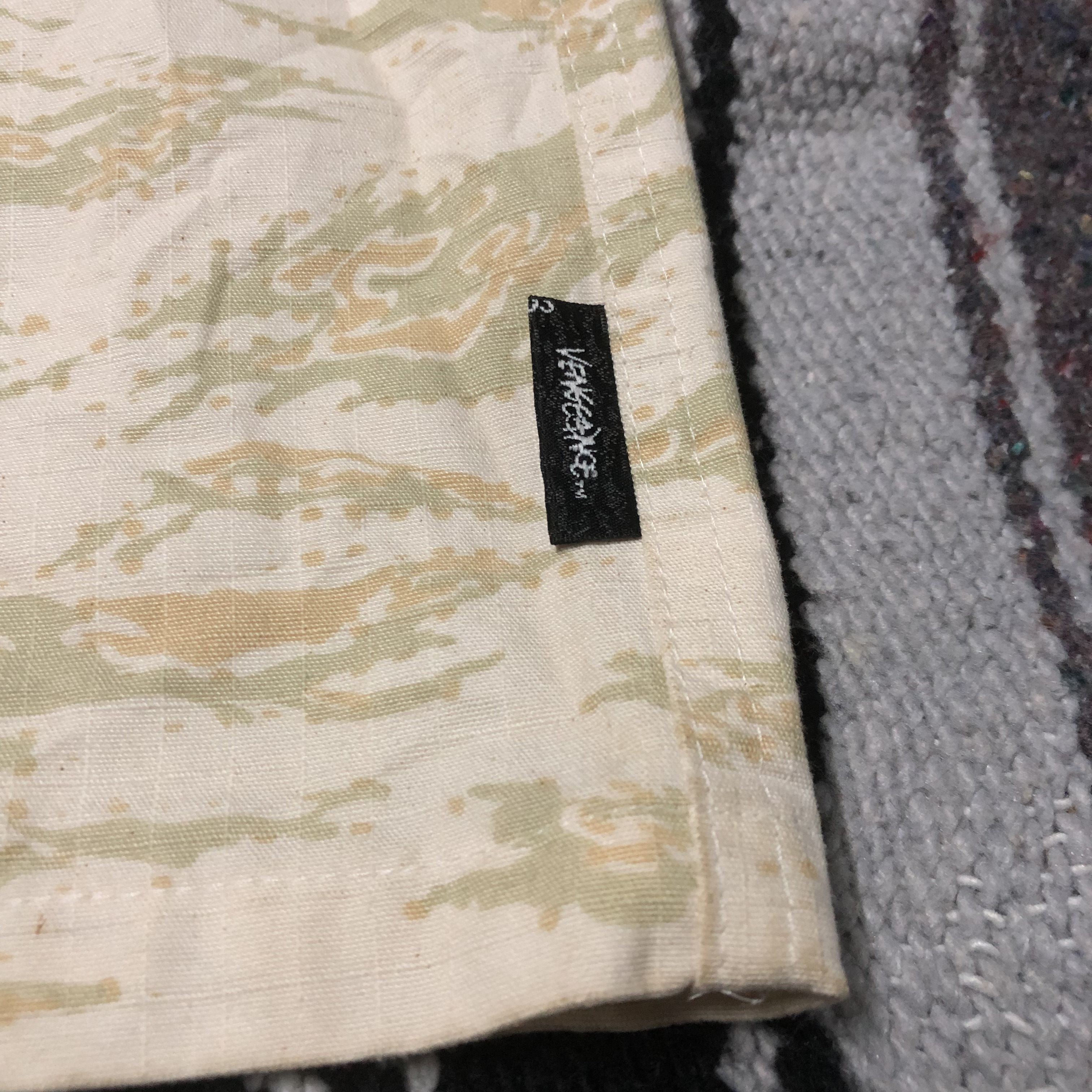 Devilock Vintage Y2k 2003 Devilock x Vengeance Japan camo army shirt Size US M / EU 48-50 / 2 - 3 Thumbnail