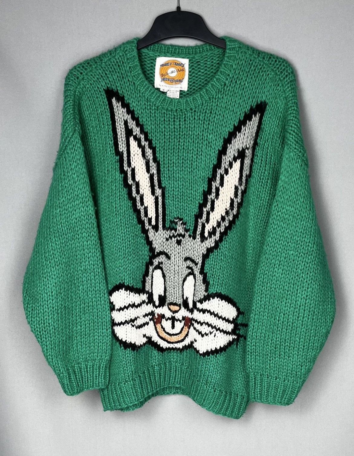 Looney Tunes 1985 sweater big logo vintage