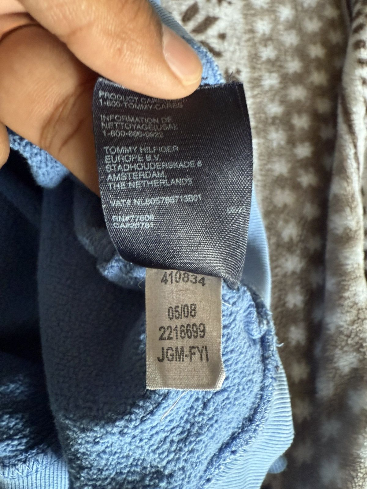 Tommy Hilfiger Vintage 2008 Tommy Hilfiger Faded Blue Crewneck Sweatshirt Size US L / EU 52-54 / 3 - 6 Thumbnail