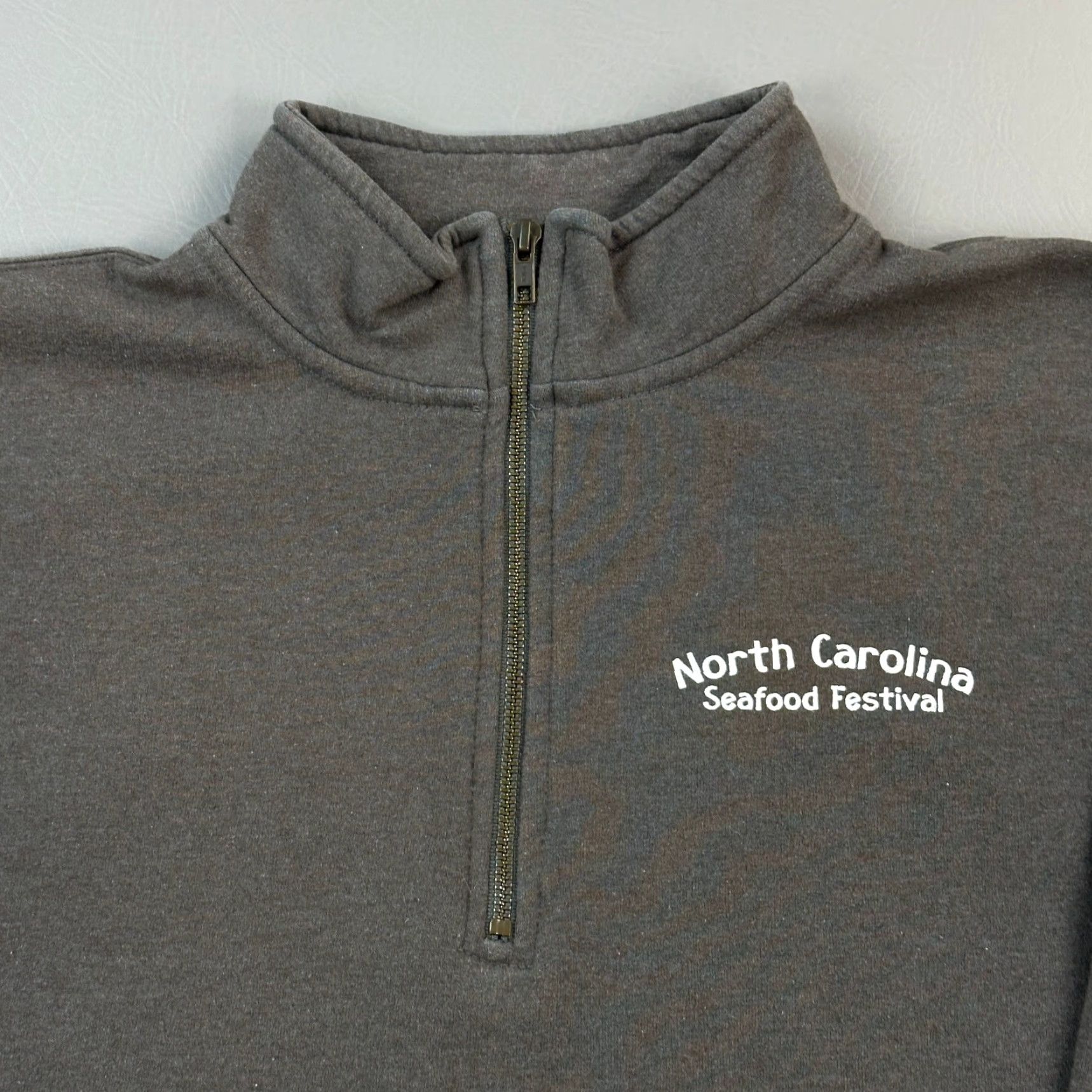 Gildan North Carolina Seafood Festival Sweatshirt Mens Small Gray 1/4 Zip Pullover Size US S / EU 44-46 / 1 - 2 Thumbnail