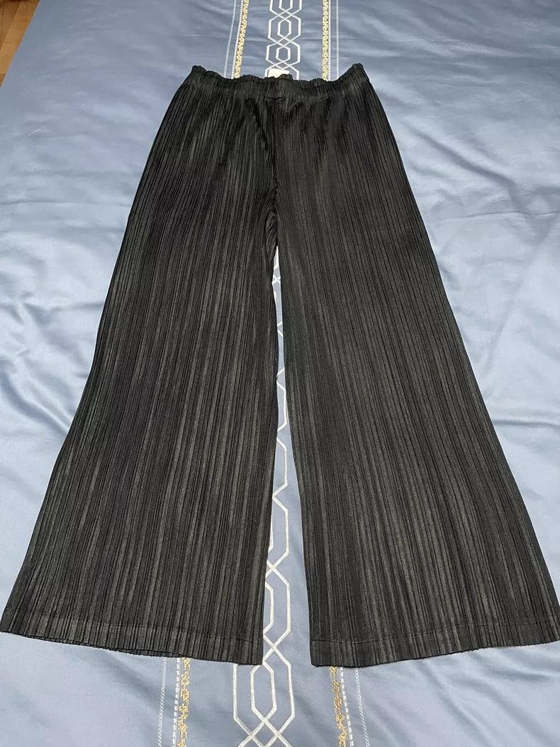 Issey Miyake Issey Miyake Black pleated pants Size 25" / US 0 / IT 36 - 1 Thumbnail