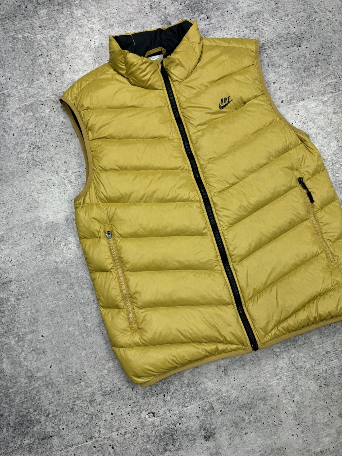 Nike Vintage Nike Y2K Style 90’s 700 Down Puffer Down Casual Vest Size US L / EU 52-54 / 3 - 2 Thumbnail