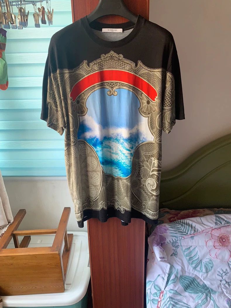 Givenchy Men's Magic Mirror Short Sleeve 90% New Chest 1