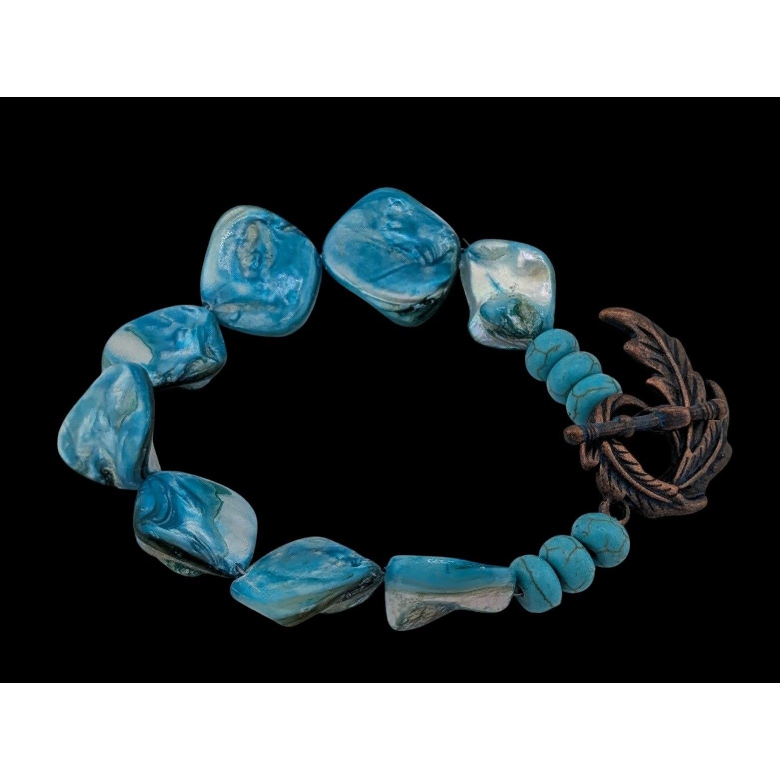 Handmade Handmade Mermaidcore Blue Shell And Howlite Bracelet With An Size ONE SIZE - 1 Thumbnail