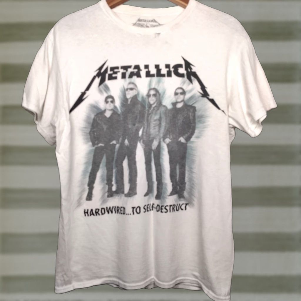 Vintage Metallica World Wired Tour T-Shirt Medium White Crew Neck Short Sleeve Distressed Graphic Band Tee Mens Size US M / EU 48-50 / 2 - 1 Thumbnail
