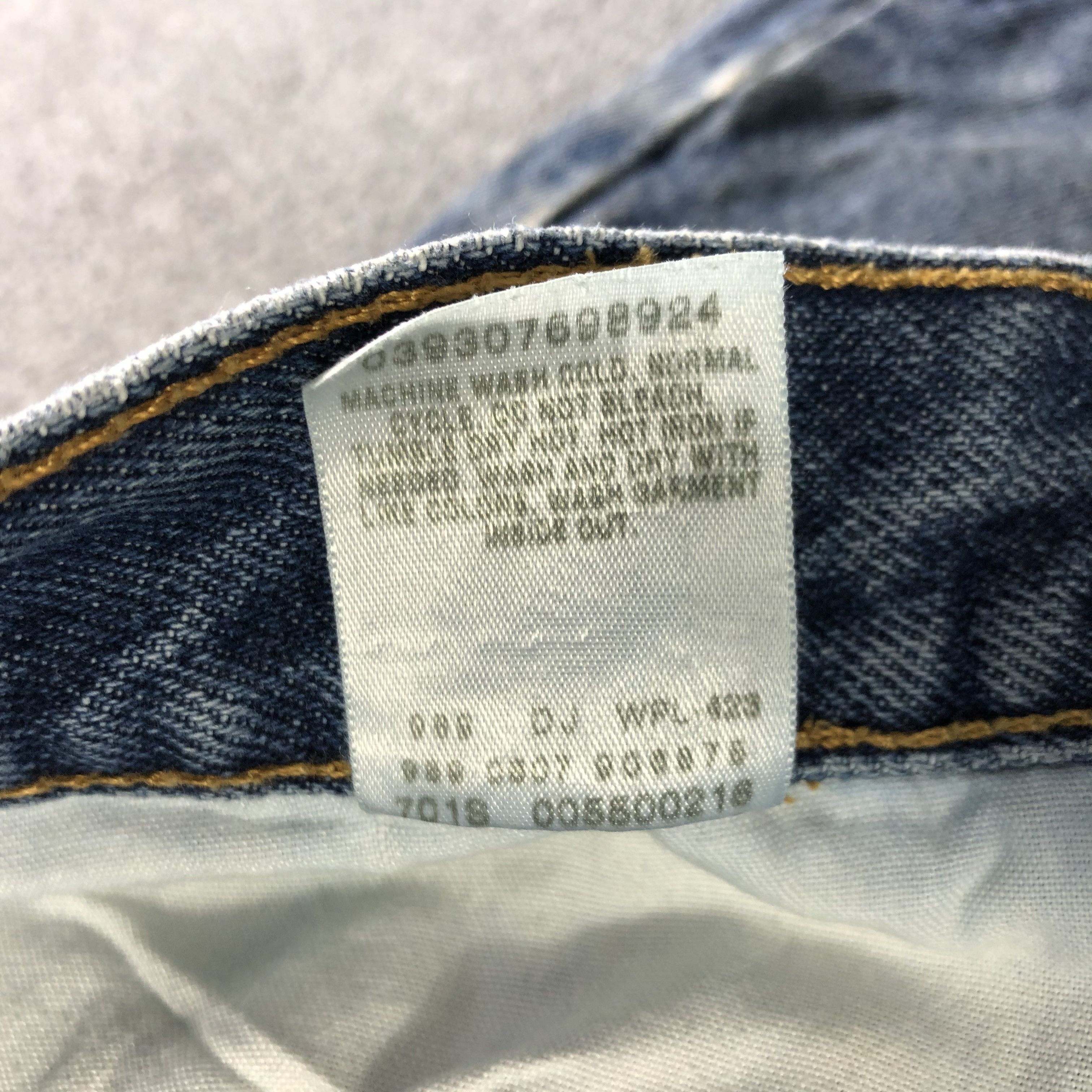 Levi's Vintage Blue Wash Levis 550 Jeans-J3019 Size US 39 - 11 Thumbnail