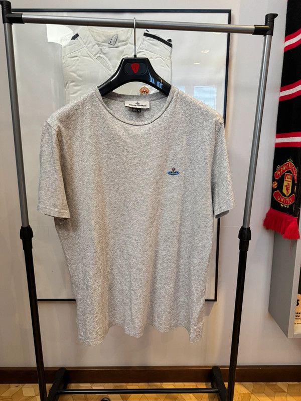 Vivienne Westwood Vivienne Westwood Small Logo Grey Tee XL Size US XL / EU 56 / 4 - 1 Thumbnail