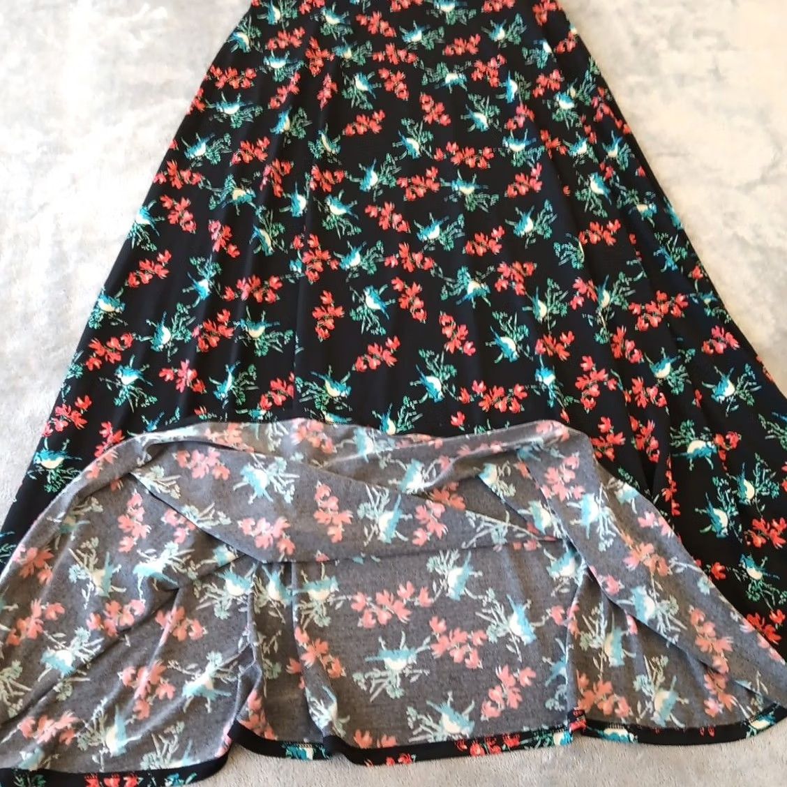 Vintage LuLaRoe Maxi Skirt Small Black Floral Long Pull On Ladies Regular S Black Polyester Spandex Stretch Floral Birds Long Size 28" / US 6 / IT 42 - 7 Thumbnail