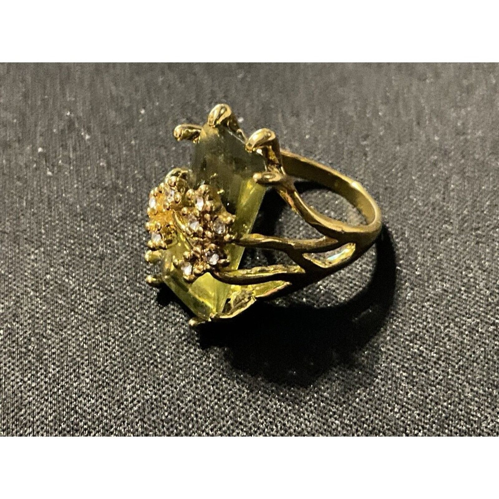 Other Gold Tone Statement Ring Glass & Rhinestone Size 6 Size ONE SIZE - 4 Thumbnail