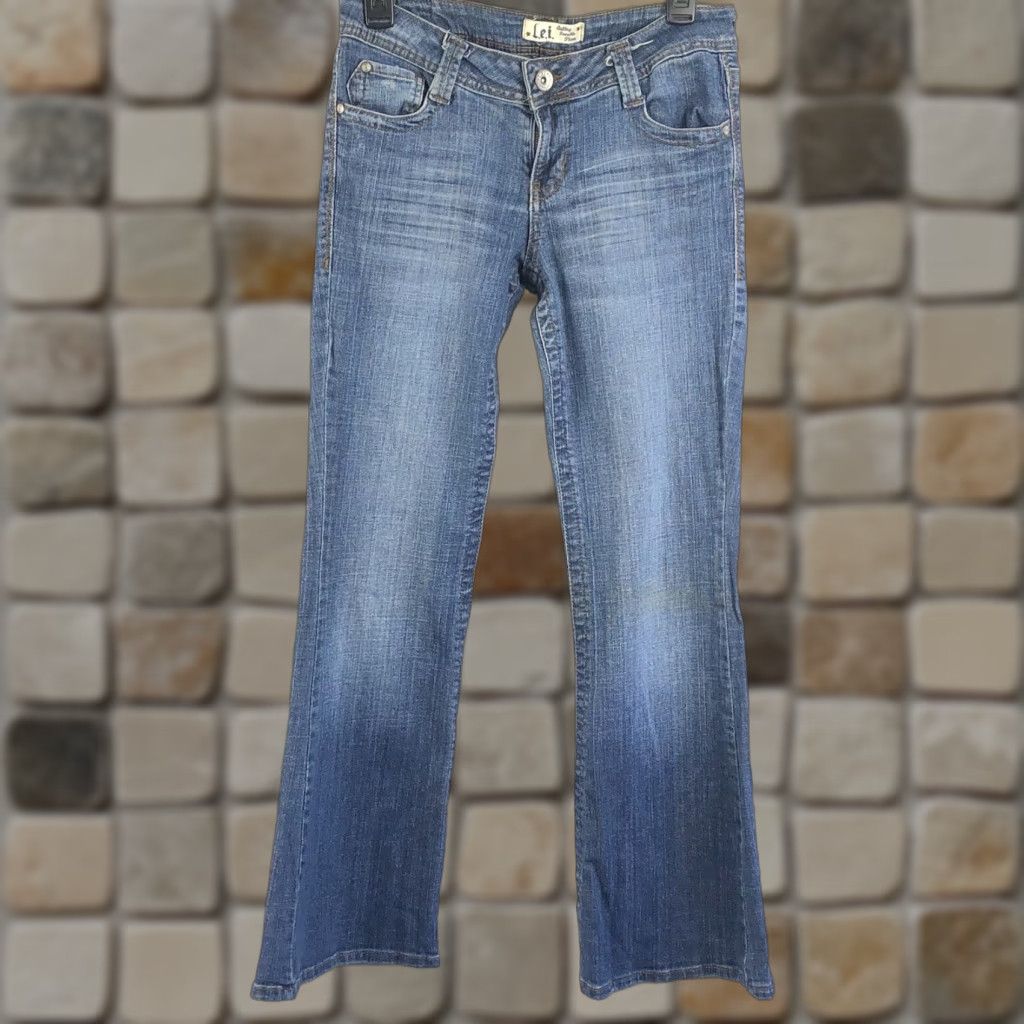 Vintage VINTAGE LEI Denim 9 Jrs 28" Waist 28" IN Blue Jeans Flare Cuff 90s Y2K Boho Low Rise Jeans Women Size 30" / US 8 / IT 44 - 1 Thumbnail