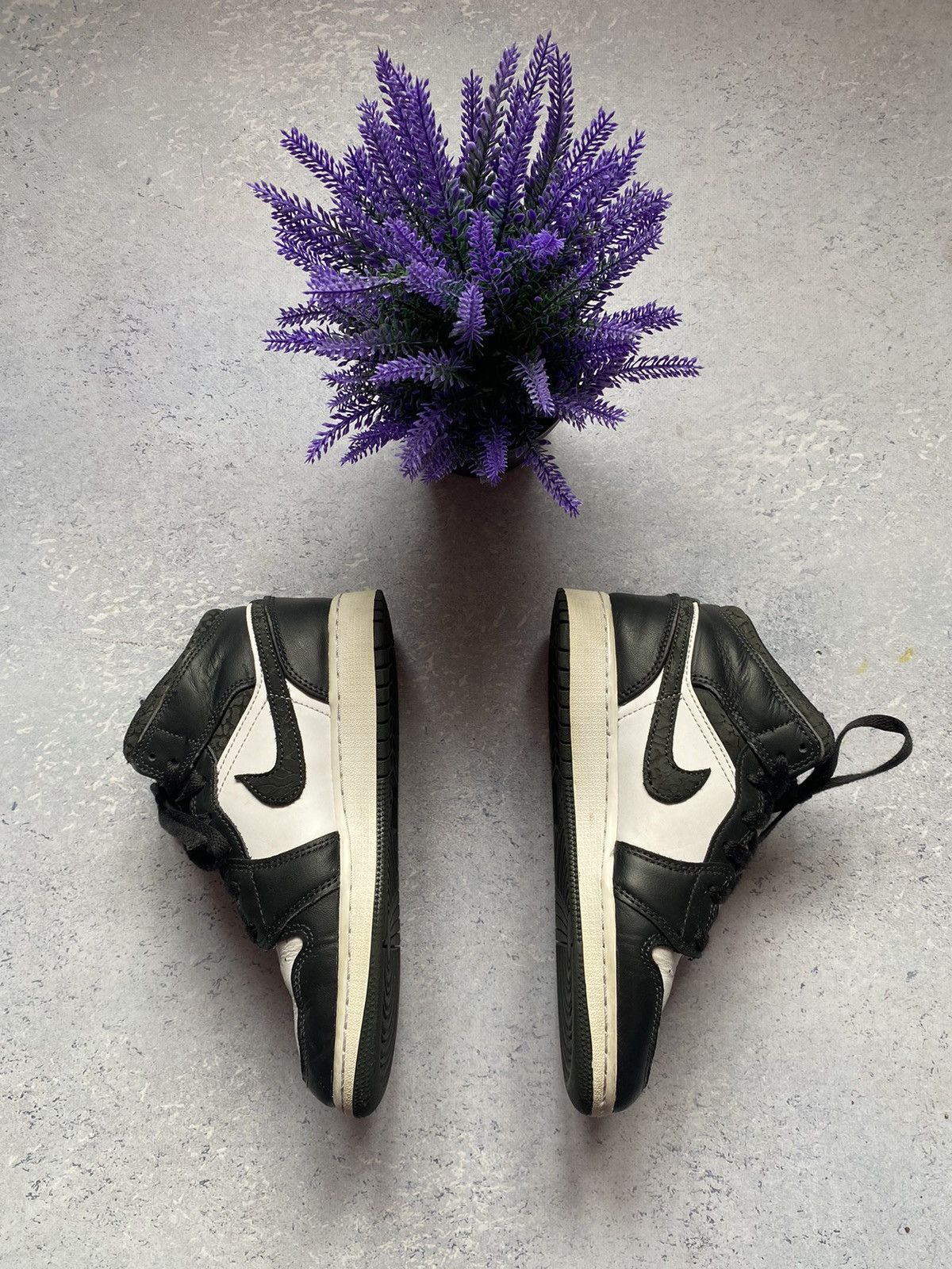 Jordan Brand Nike Air Jordan Panda Elephant Black/White Size EUR 36 Size US 5.5 / IT 35.5 - 4 Thumbnail