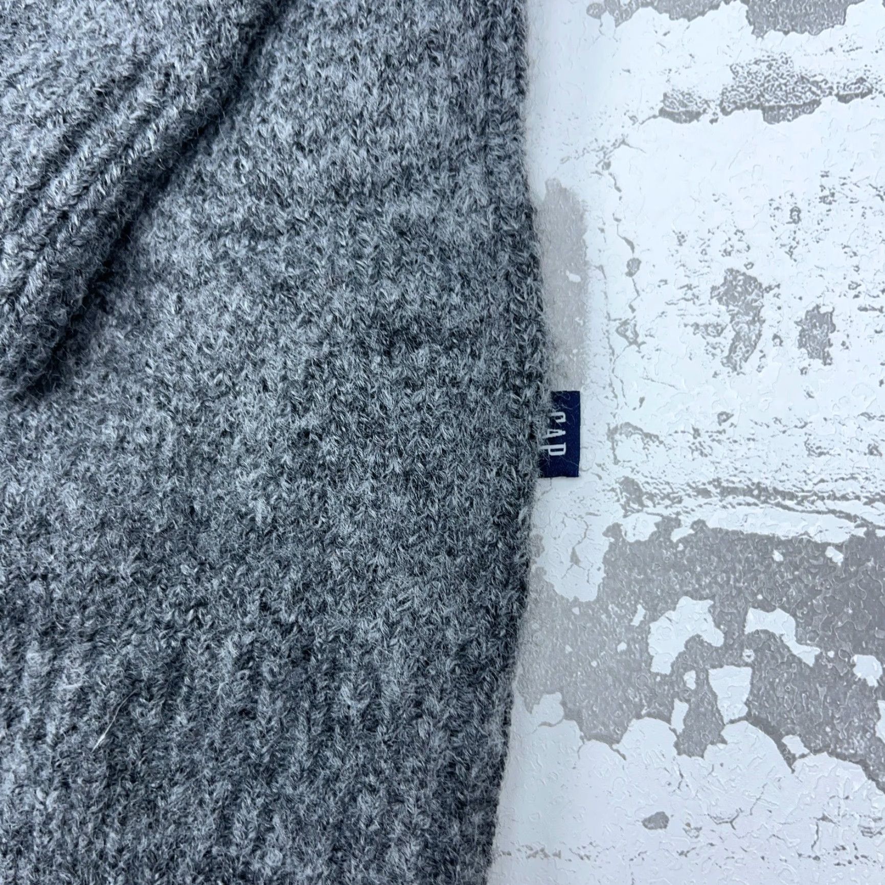 Gap Gap Men Sweater XXL Gray Crew Neck Pullover Knit Acrylic Polyester All Seasons Casual Modern Preppy Sports 2XL Mens Size US XXL / EU 58 / 5 - 7 Thumbnail