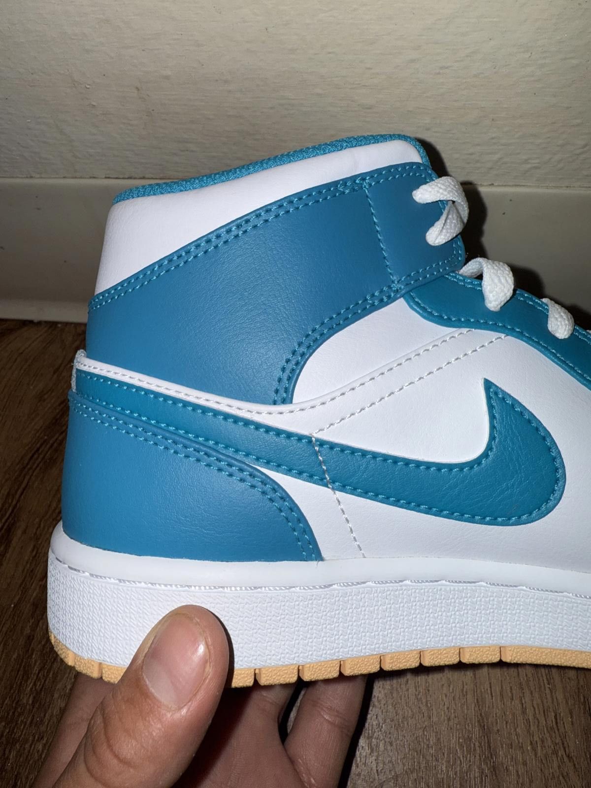 Nike Jordan 1 Mid Aquatone Sample Size US 9 / EU 42 - 10 Thumbnail
