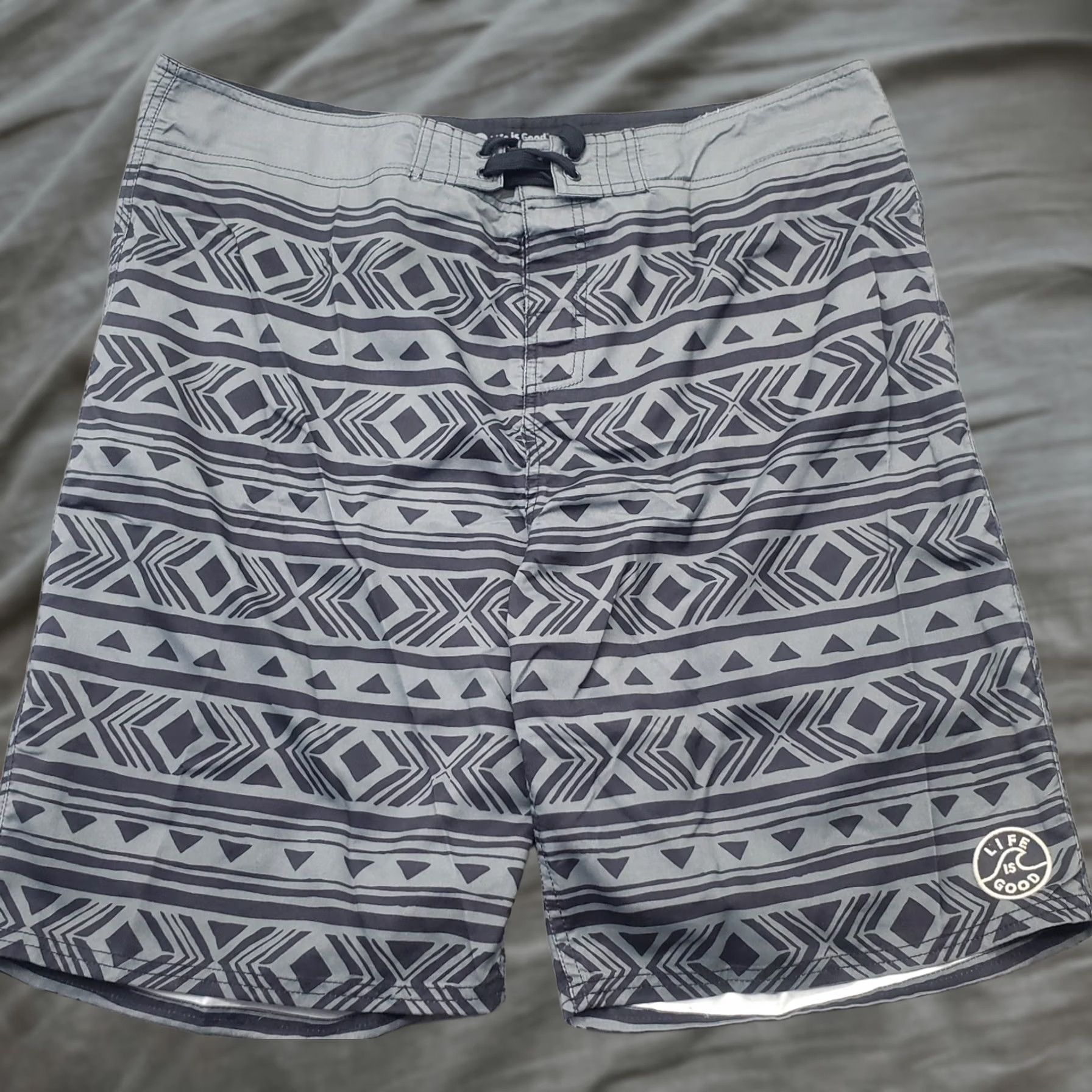 Life is Good Life is Good Mens Board Shorts 40 Multicolor Pattern High Rise Drawstring Waist Mens Size 40 Multicolor Pattern Geometry Outdoor Men Size US 40 / EU 56 - 1 Thumbnail