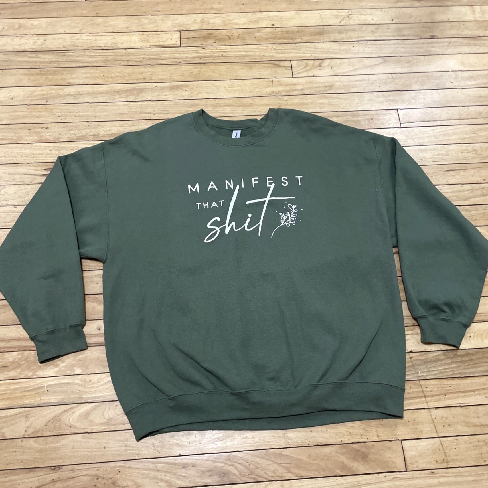 Gildan GILDAN Sweatshirt Men 2XL Green Crew Neck Heavyweight Fleece Lined All Seasons Pullover Graphic Mystic Manifest S**T Size US XXL / EU 58 / 5 - 2 Thumbnail