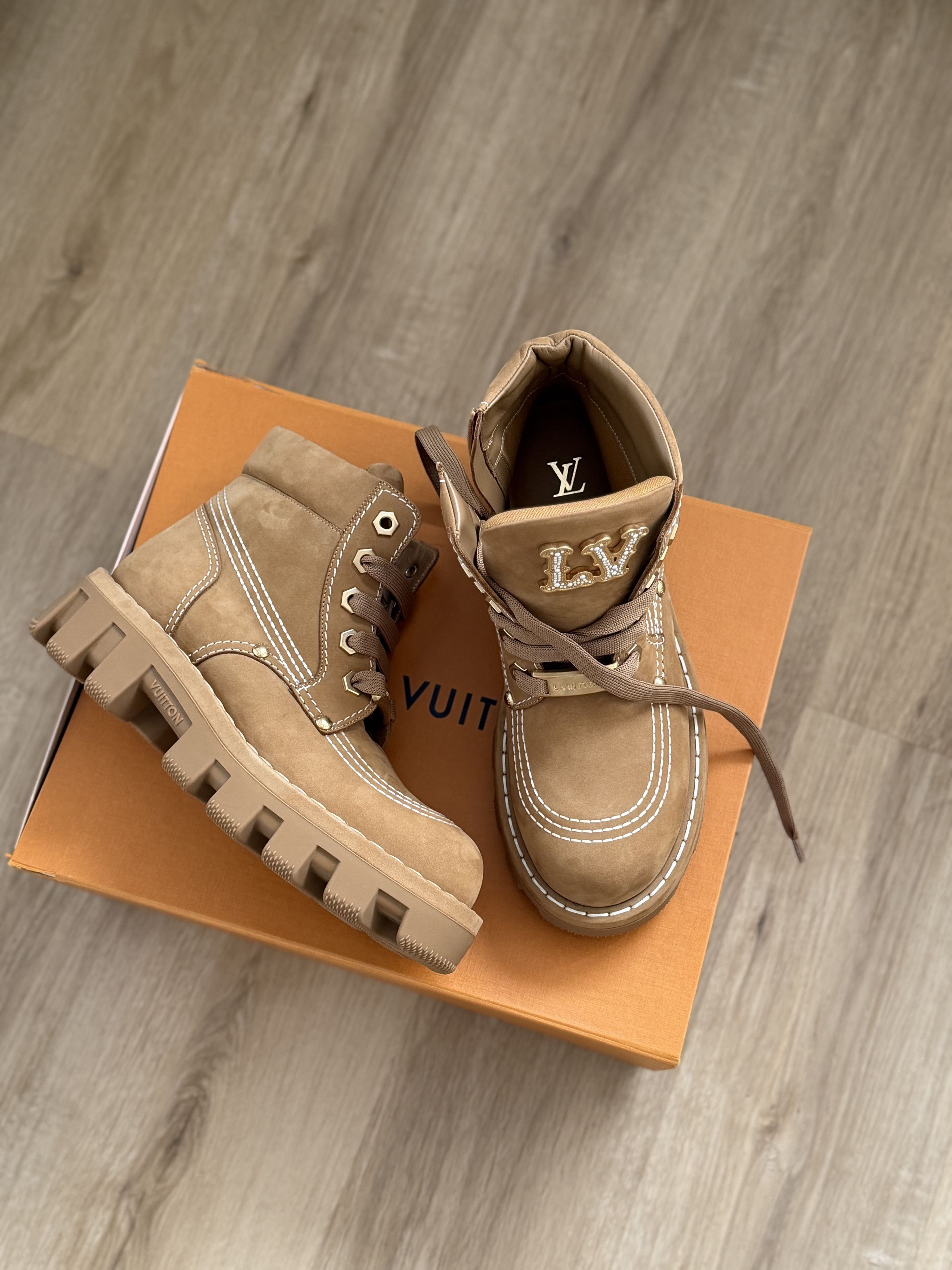 Louis Vuitton LV Checker Ankle Boot | size 8lv Size US 8 / EU 41 - 19 Thumbnail