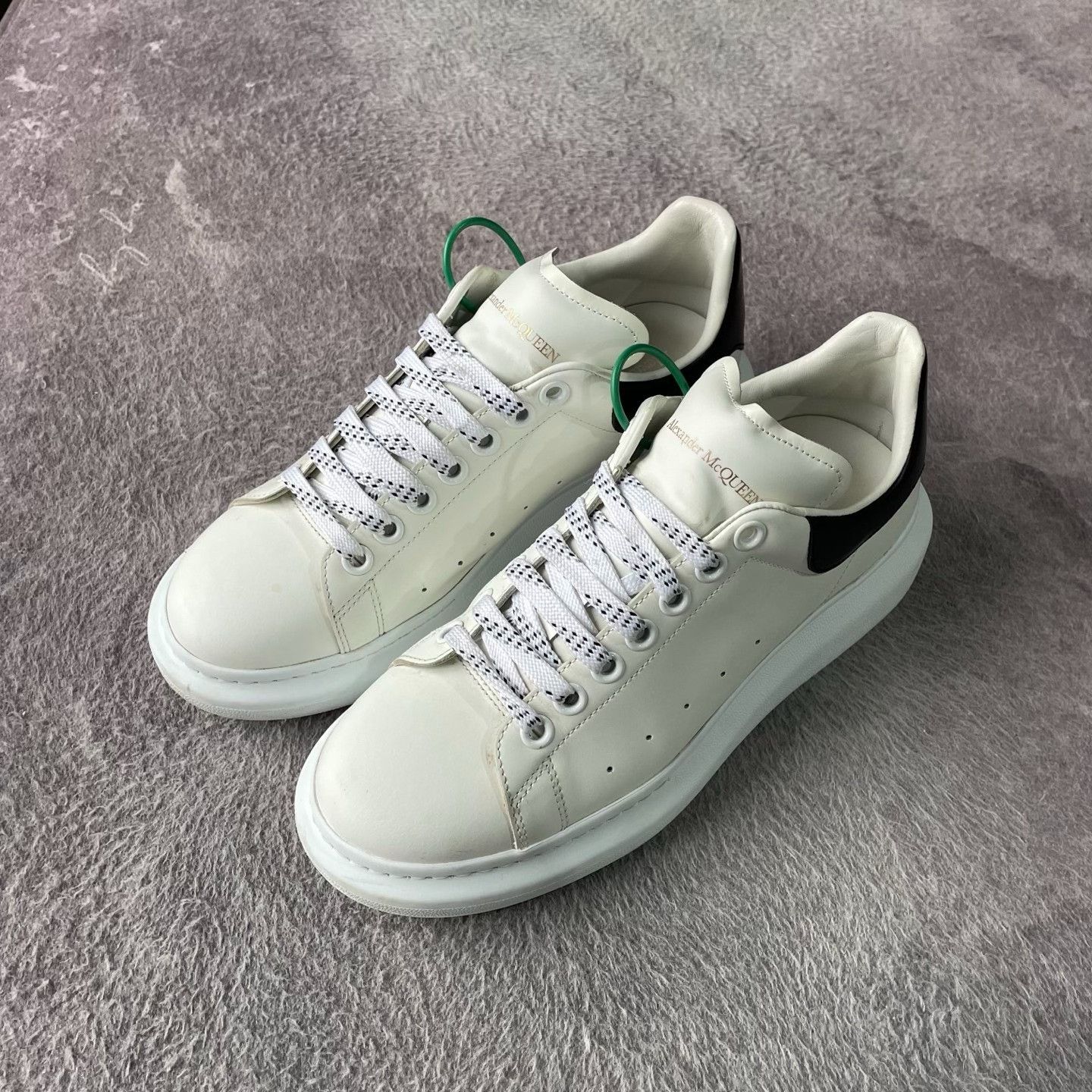 Alexander McQueen Alexander McQueen White Lowtop Sneakers 41 Men Size US 8.5 / EU 41-42 - 1 Thumbnail