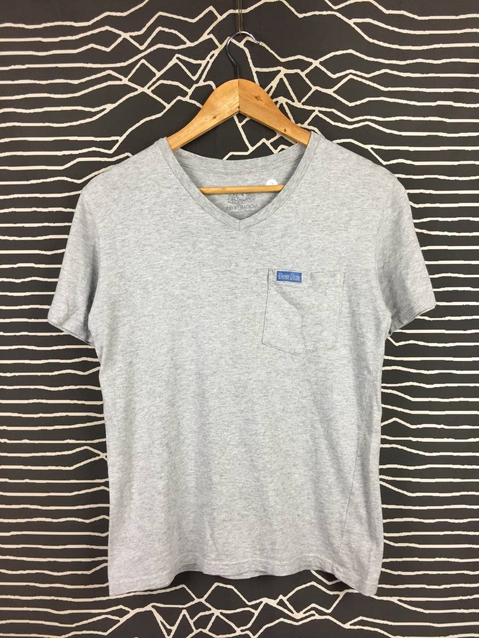 Blue Blue Japan BLUE BLUE Japan x Fruit of the Loom V-Neck Pocket Tee Size US S / EU 44-46 / 1 - 1 Thumbnail