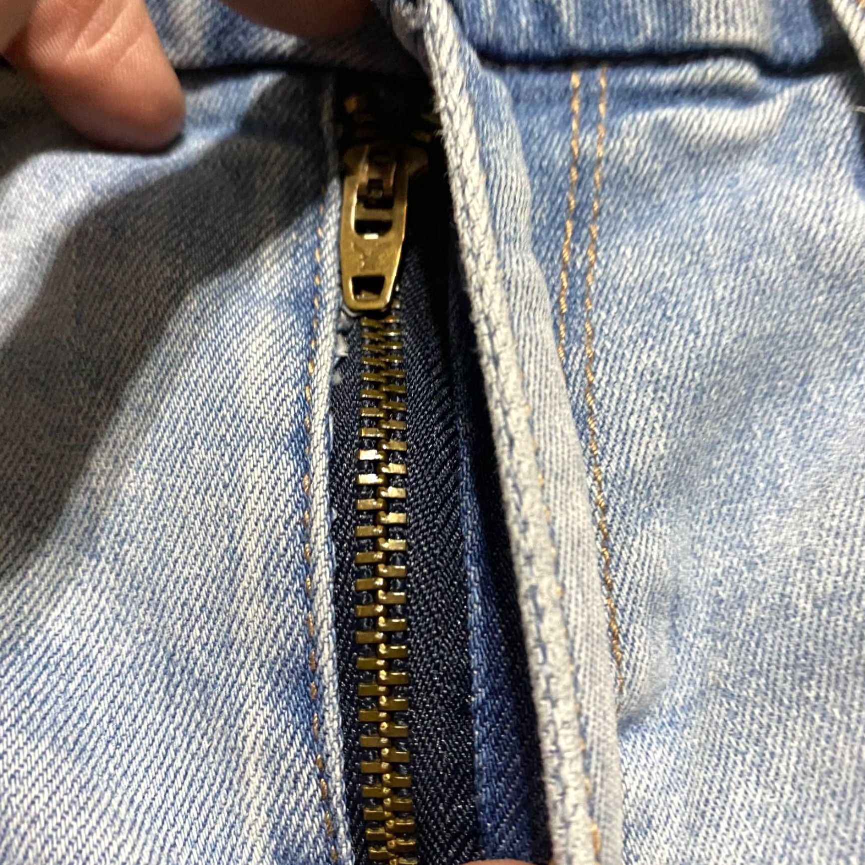 American Eagle Outfitters American Eagle Jeans Womens 4 Blue Denim High Rise Jegging Medium Wash Distress Size 27" / US 4 / IT 40 - 7 Thumbnail