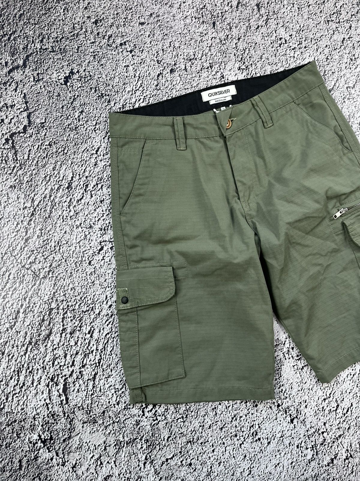 Quicksilver Rare Vintage Quicksilver Cargo Shorts Y2K side 30 Size US 30 / EU 46 - 2 Thumbnail