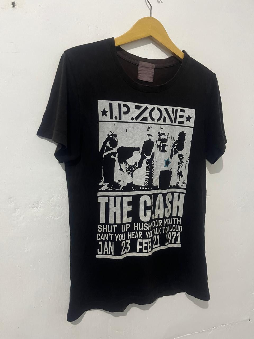 Band Tees The Clash I.P ZONE vintage y2k Size US M / EU 48-50 / 2 - 4 Thumbnail