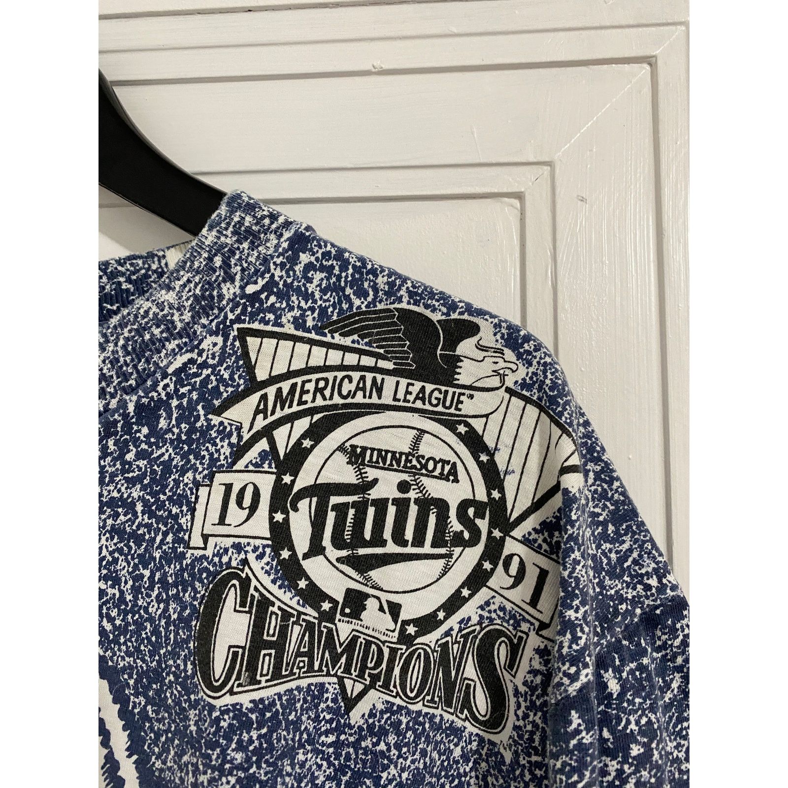 MLB Vintage Minnesota Twins All-Over Print T-Shirt Size Large Size US L / EU 52-54 / 3 - 4 Thumbnail